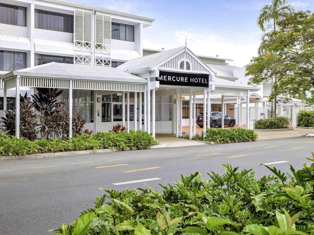undefined Mercure Cairns 2