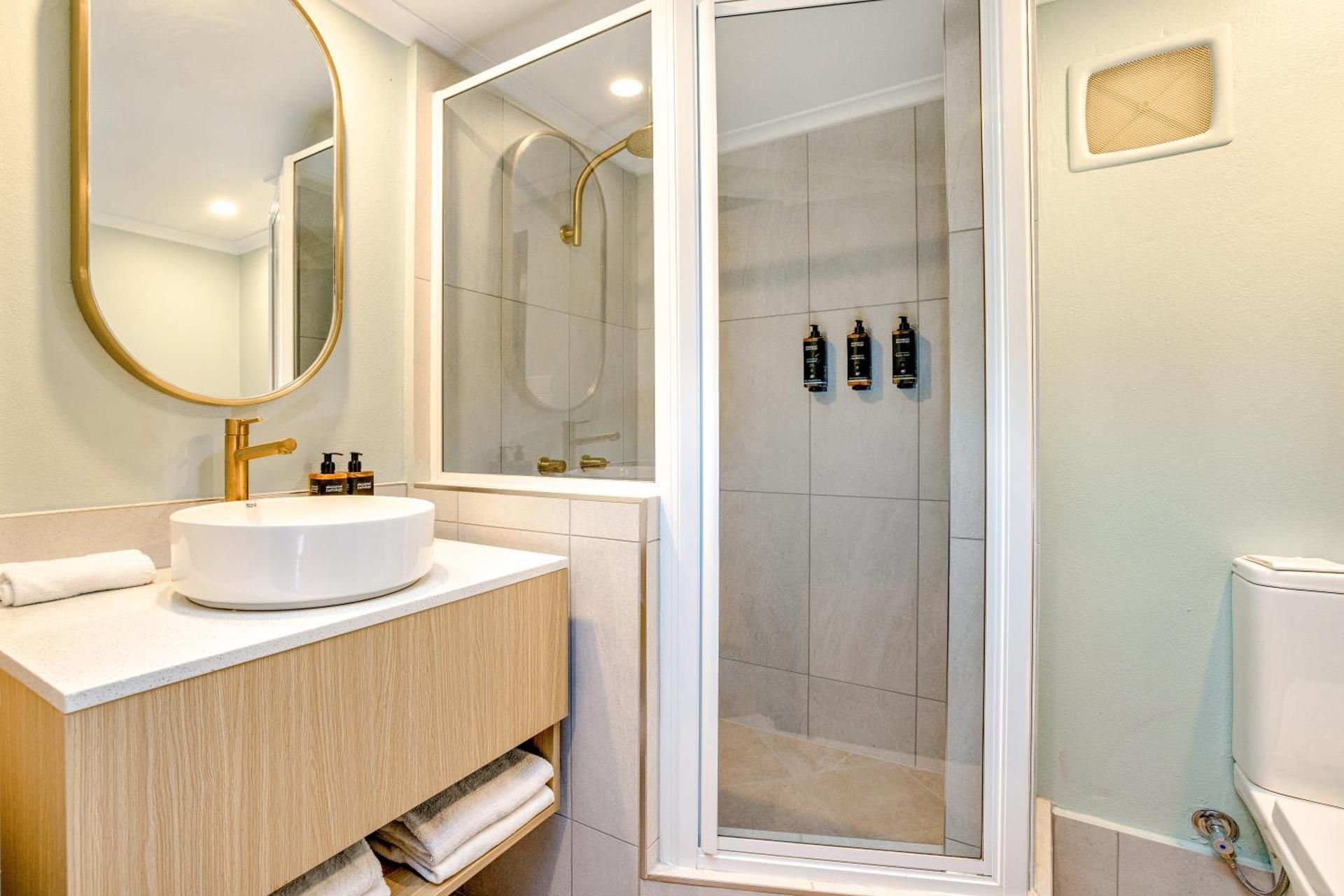 undefined Mercure Cairns 8