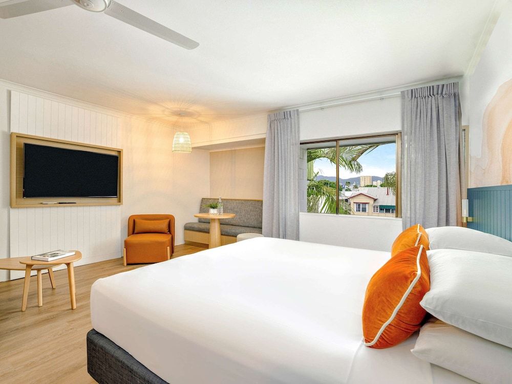 undefined Mercure Cairns 5