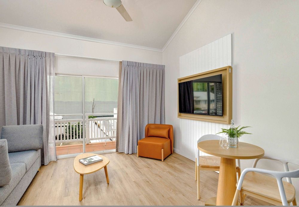 undefined Mercure Cairns