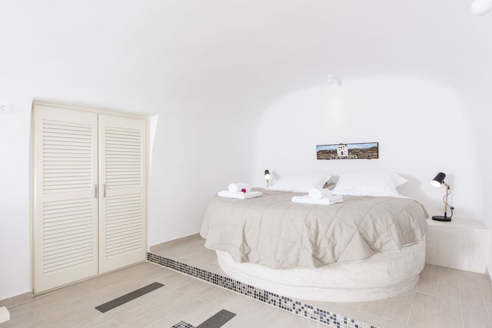 undefined Ambition Suites 9