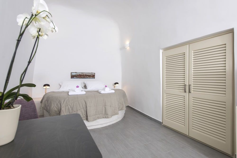undefined Ambition Suites 6