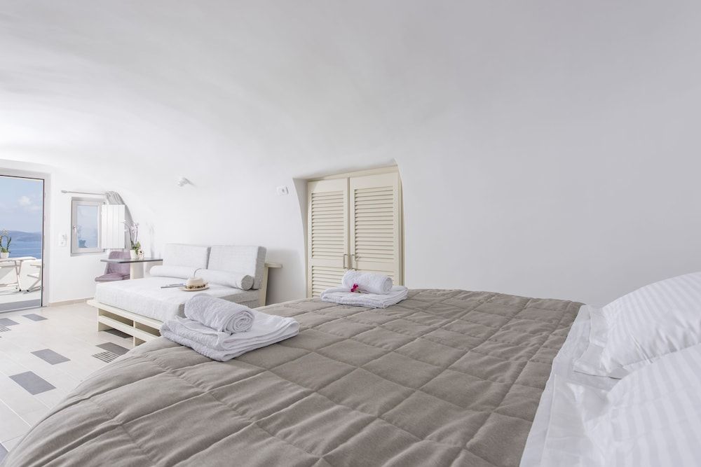 undefined Ambition Suites 6