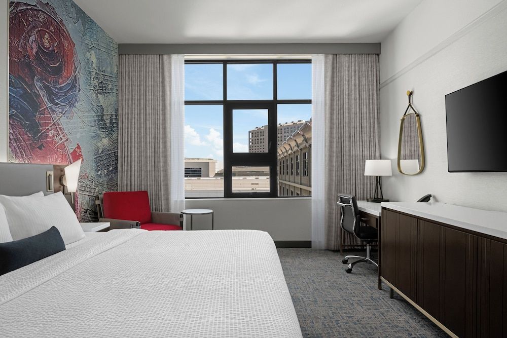 Hotel 43 Standard Room, 1 King Bed (Capitol Room) 3