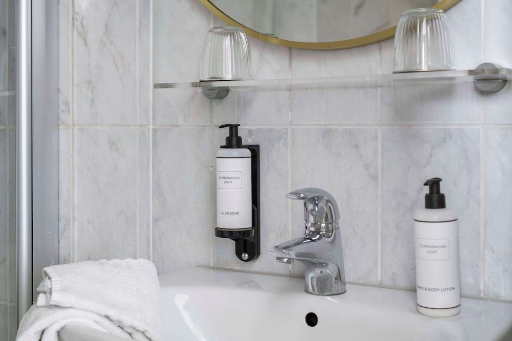 Hotel Astoria, BW Signature Collection Standard Room, 1 King Bed, Non Smoking 7