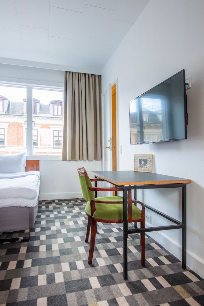 undefined Hotel Astoria, BW Signature Collection 4