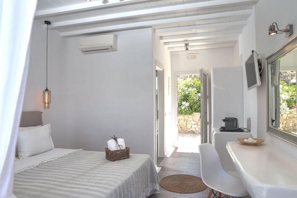 Aelia Mykonos Deluxe Room, Sea View 2