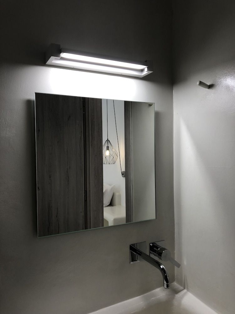 Taki's Guests Deluxe Room, Non Smoking, City View 9