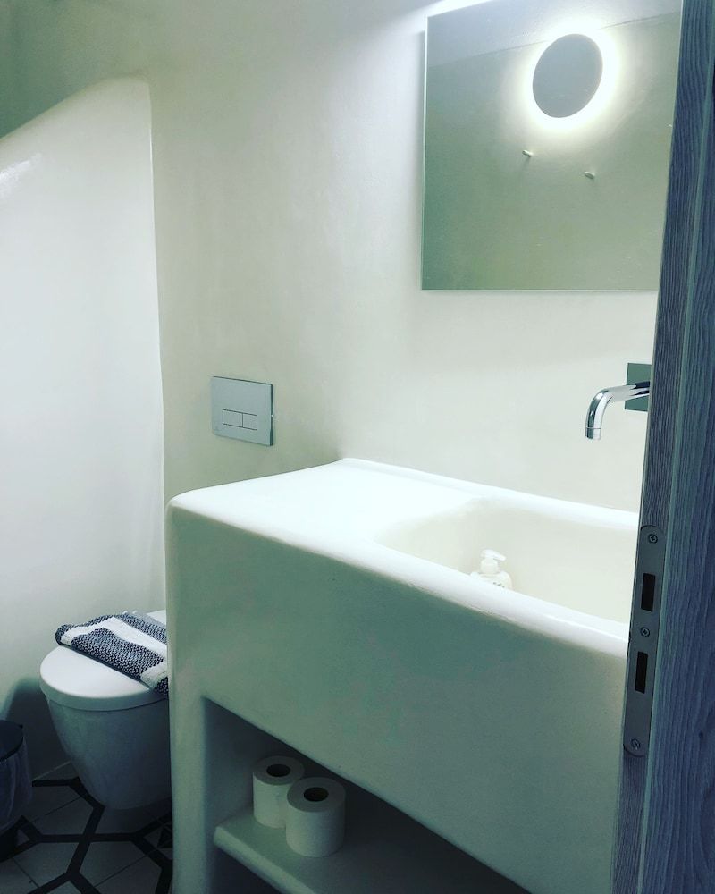 Taki's Guests Deluxe Room, Non Smoking, City View 10