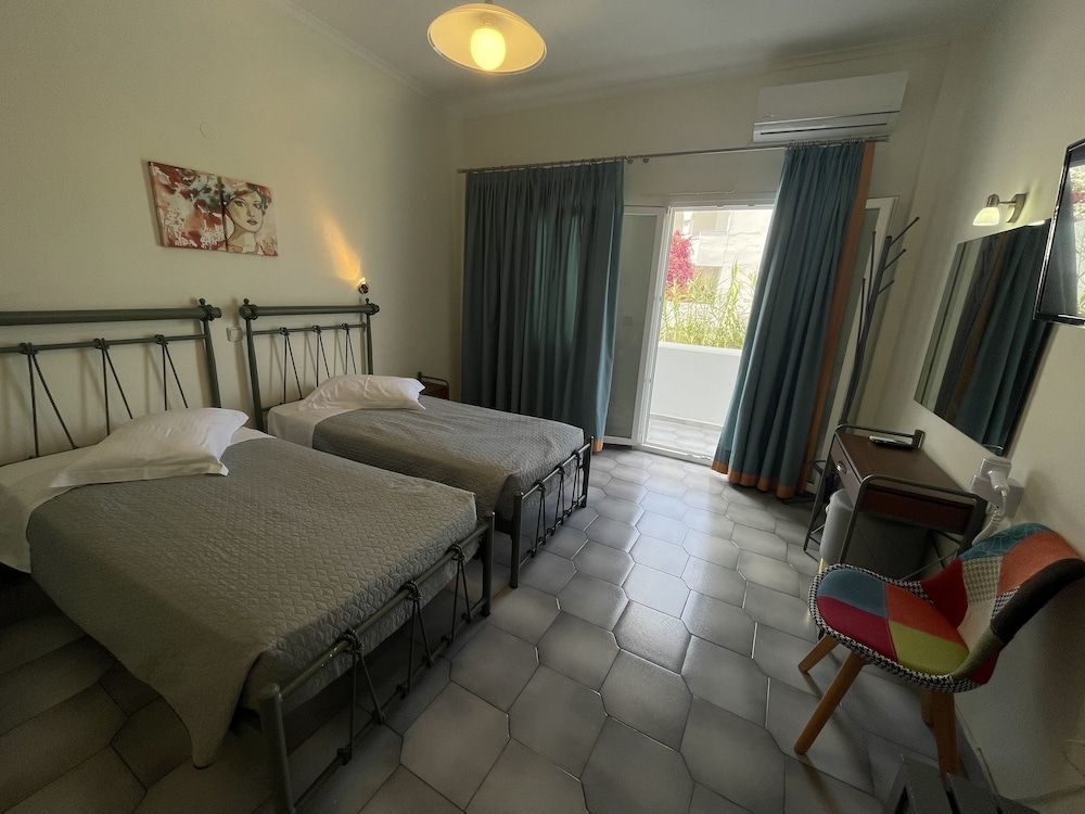 Albatros Hotel Economy Twin Room 3