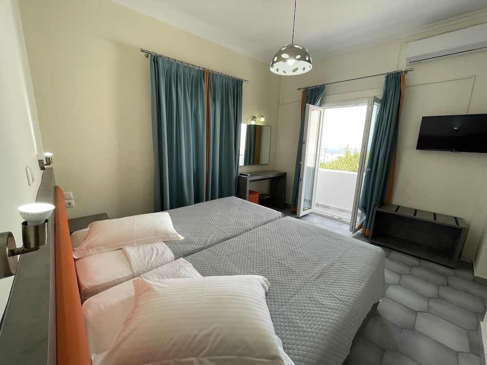 undefined Albatros Hotel 3