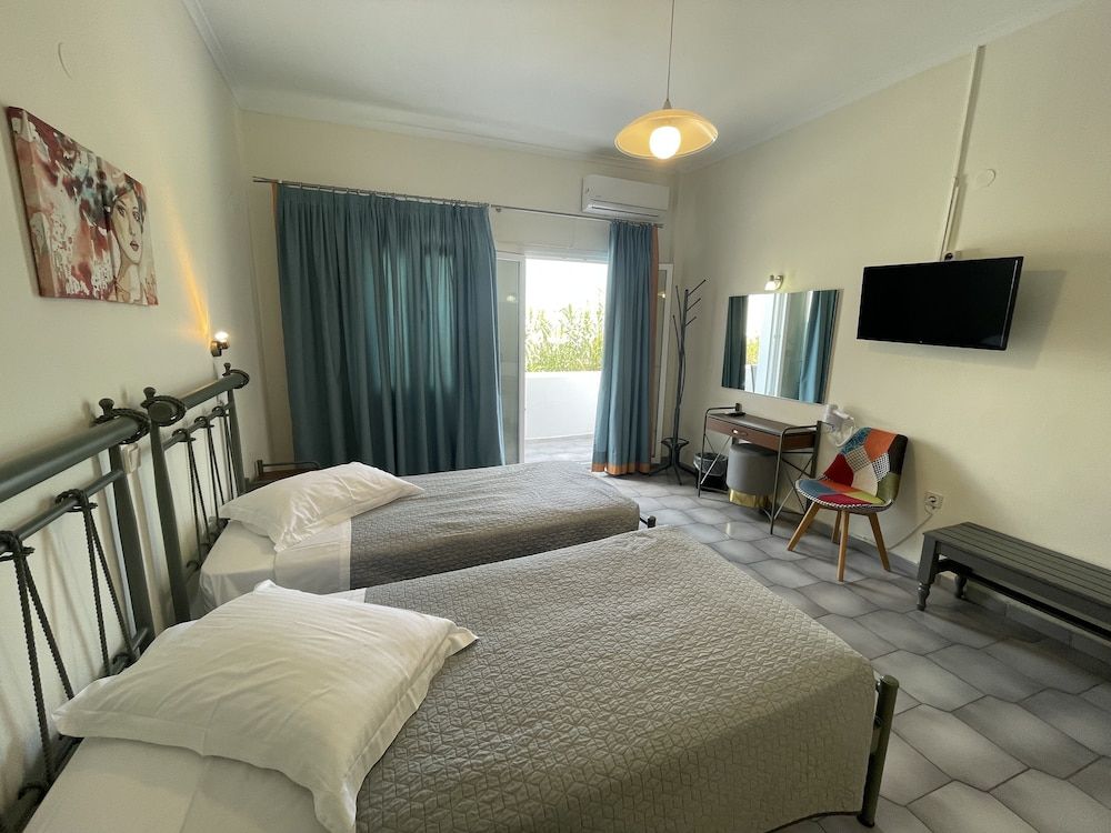 undefined Albatros Hotel 4