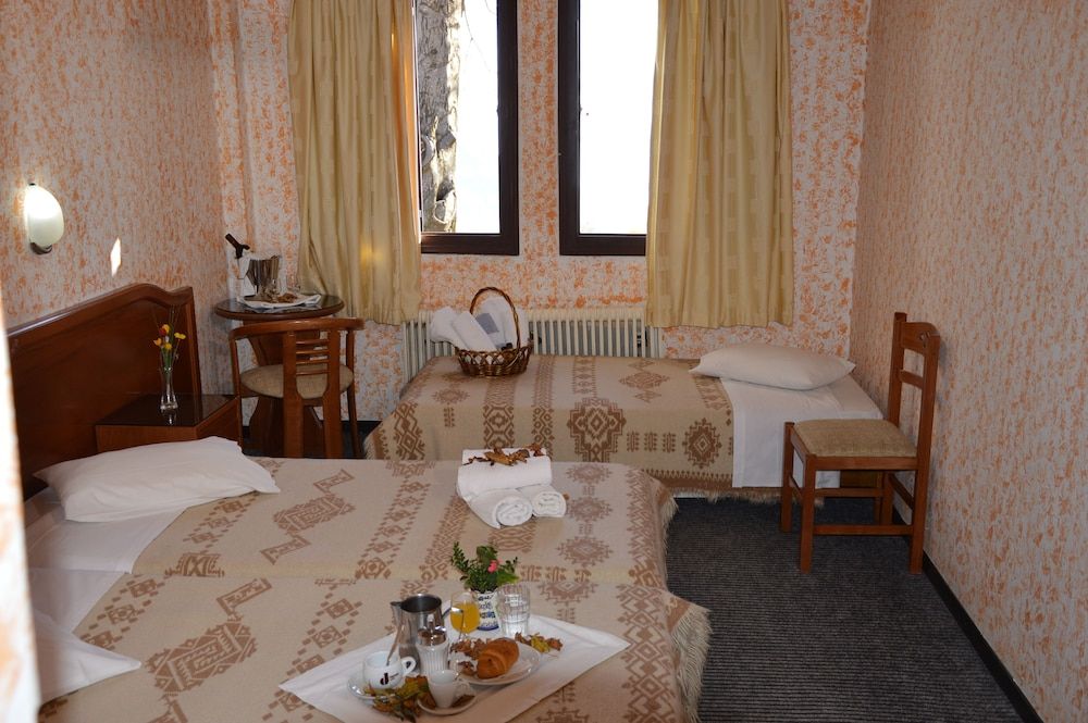Hani Zisi Hotel Triple Room 2