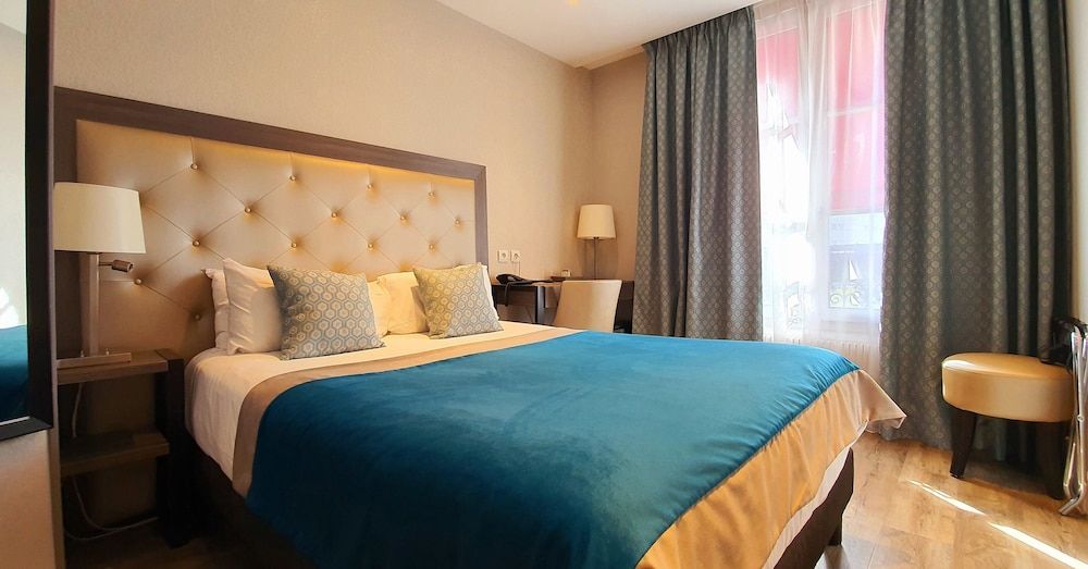 Hotel Eiffel Kennedy Basic Double Room 18