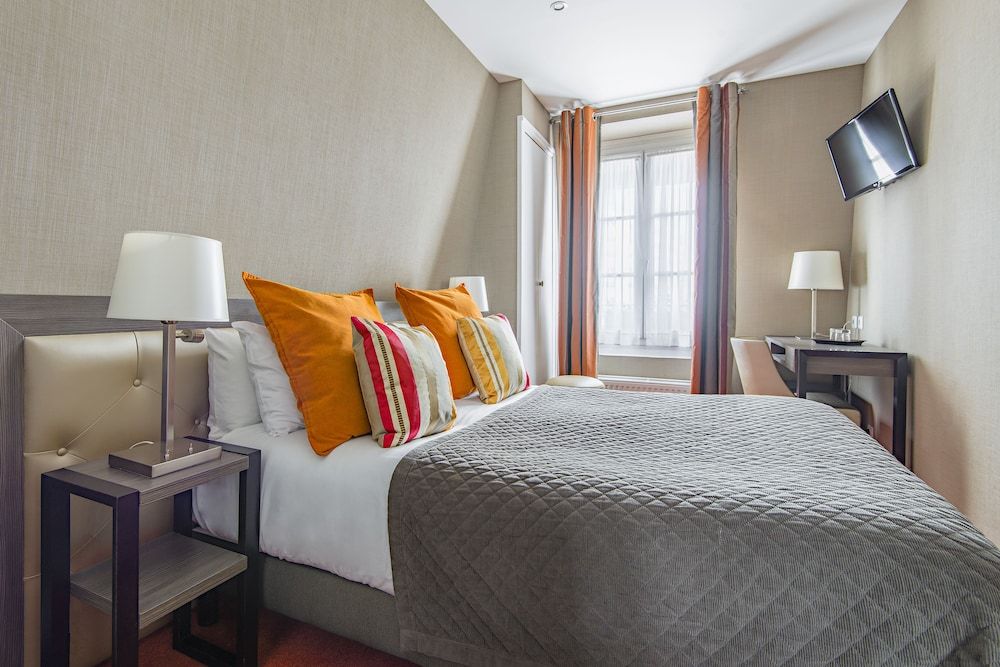 Hotel Eiffel Kennedy Basic Double Room 12