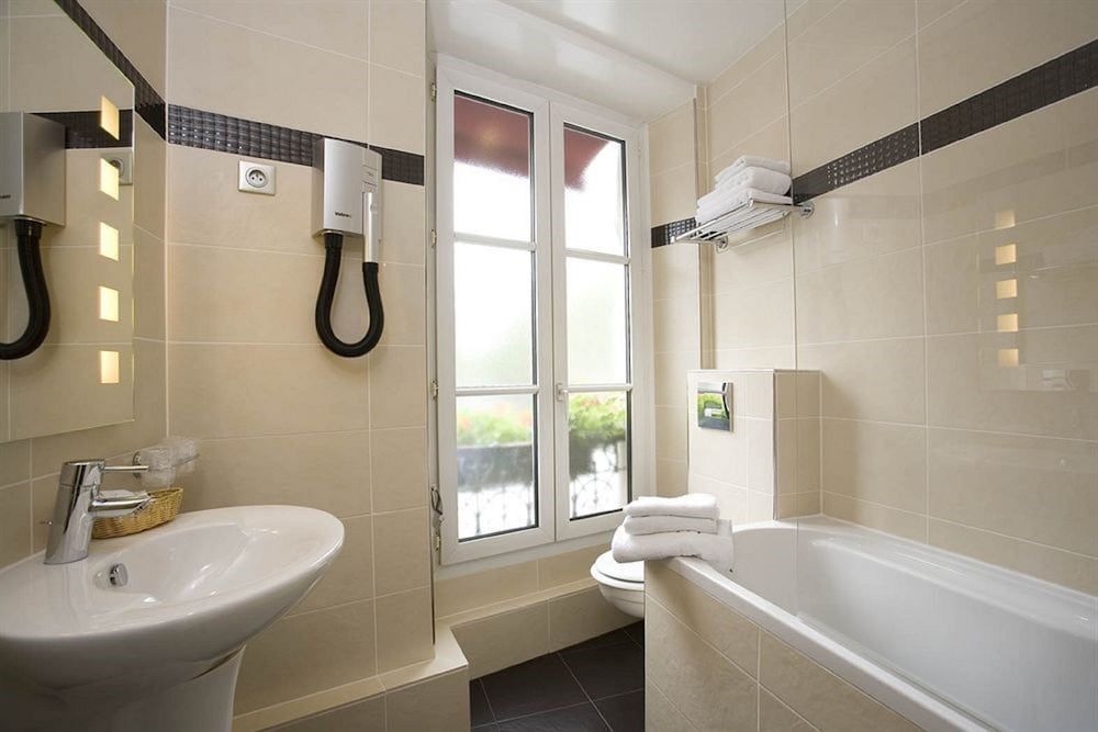 Hotel Eiffel Kennedy Basic Double Room 20