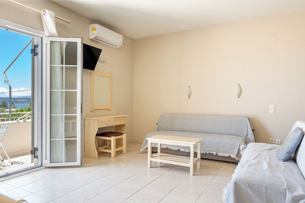 Oskars Studios & Apartments Superior Studio, Sea View 9