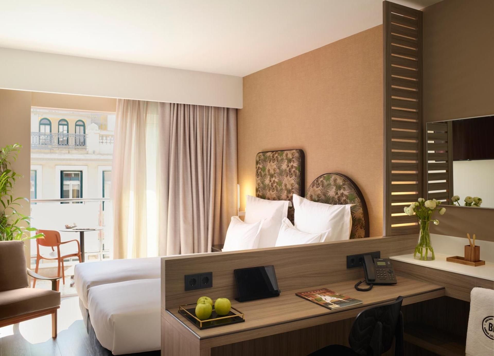 Connecting Double or Twin Rooms with Balcony