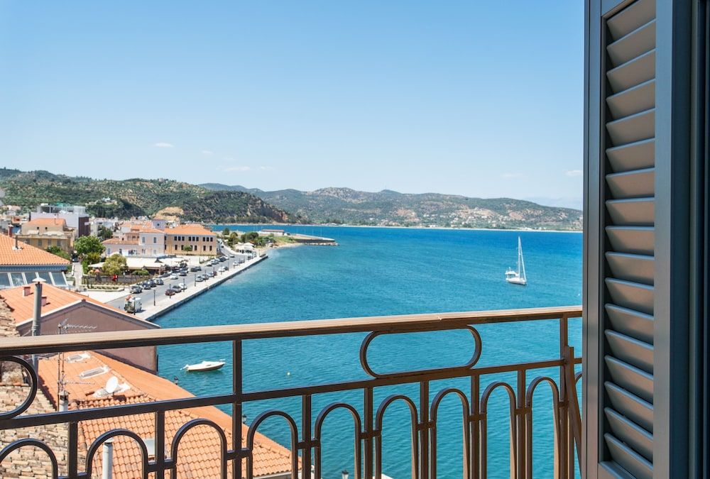 Pantheon City Hotel Classic Double Room, Partial Sea View 6