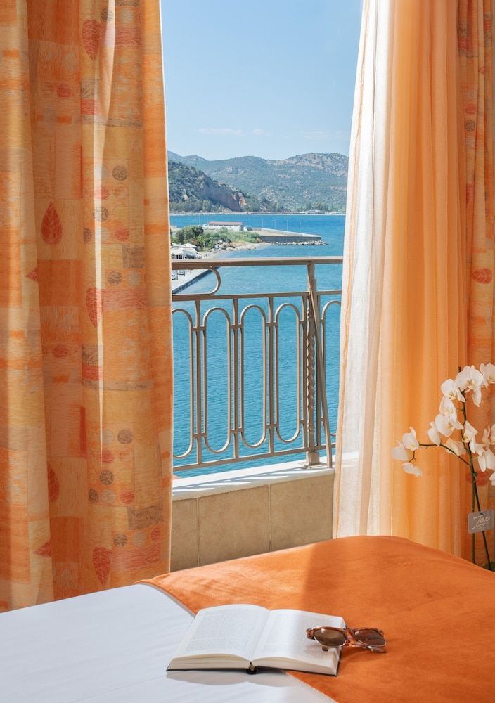Pantheon City Hotel Classic Double Room, Partial Sea View 5