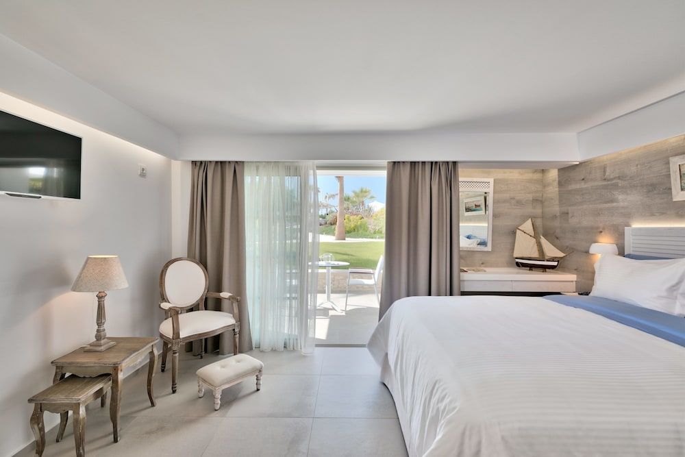 Villa (Split Level Sea or Garden View)