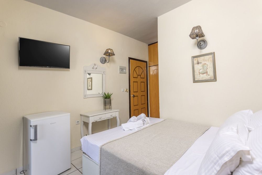 Basic Double Room (Small)
