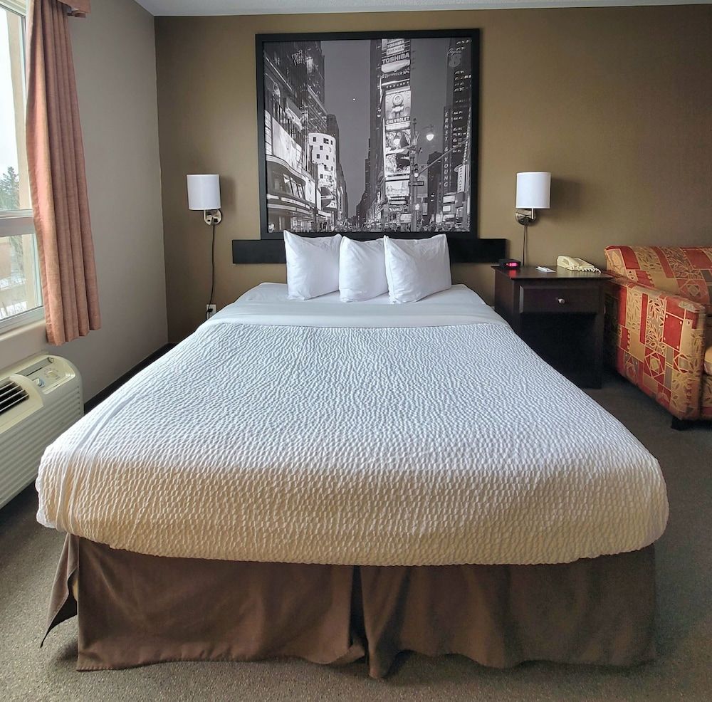 Upgraded, Room, 1 Queen Bed, Jetted Tub