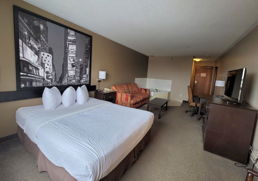 Upgraded, Room, 1 Queen Bed, Jetted Tub
