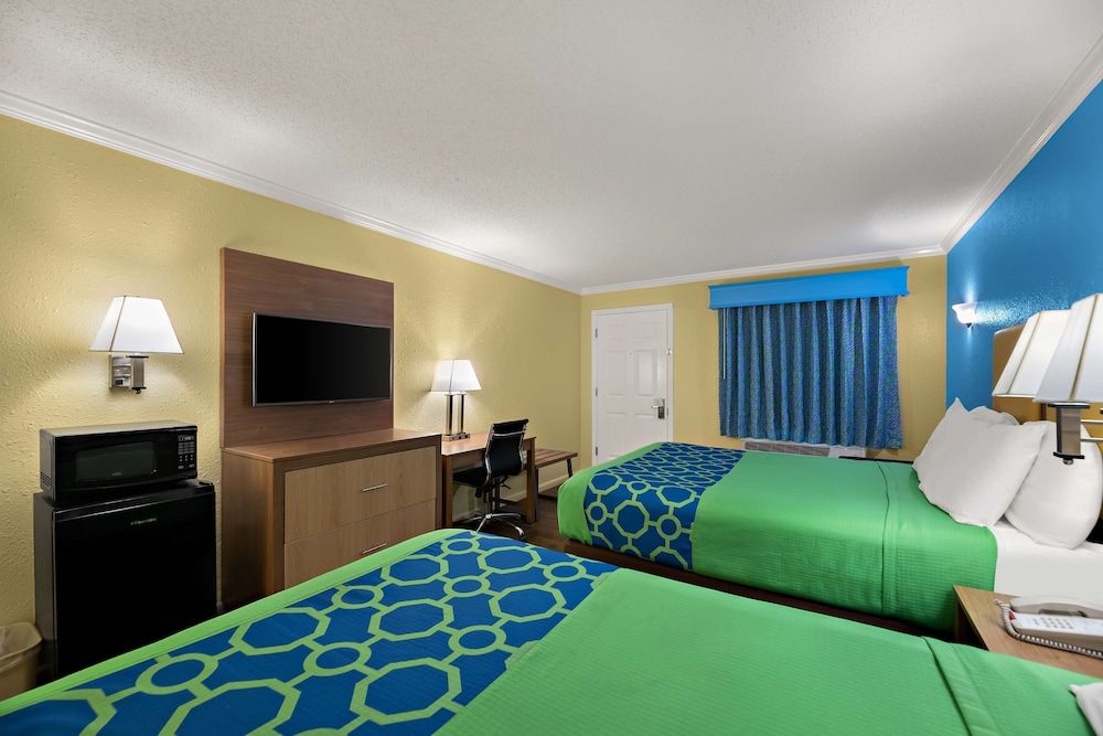 SureStay Hotel by Best Western Clermont Theme Park West Standard Room, 2 Queen Beds, Non Smoking, Refrigerator & Microwave