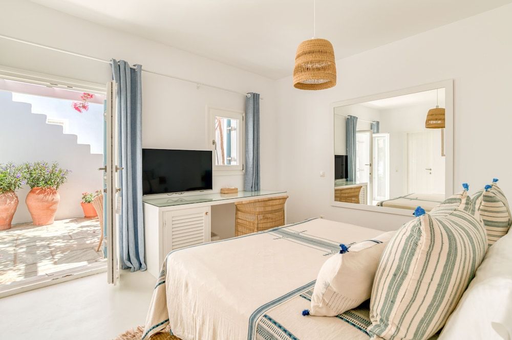 Double or Twin Room, Patio (Sifnos)
