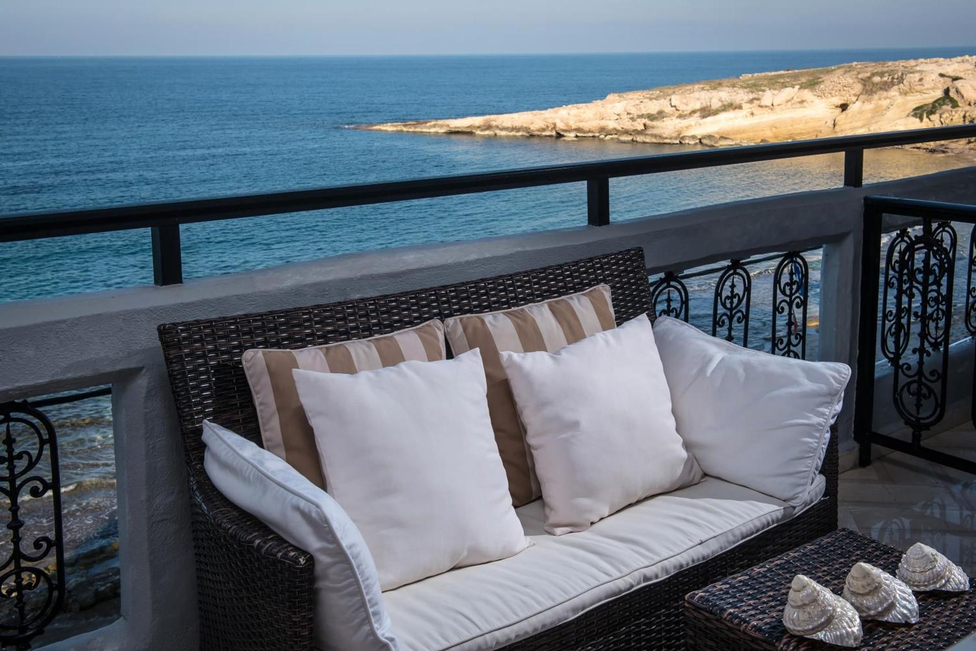 One-Bedroom Apartment with Sea View (3-4 Adults)
