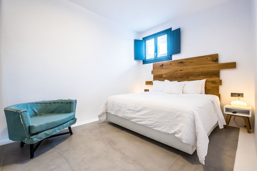 Portes Mykonos Suites & Villas Standard Room with Patio (semi basement) 2