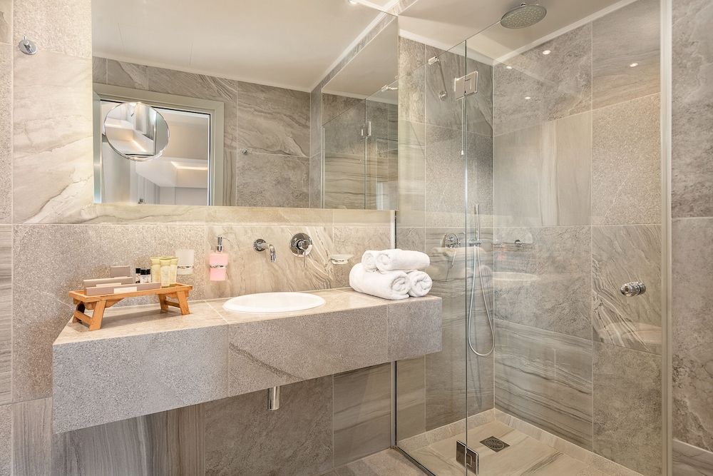 Elia Bettolo Superior Room 18