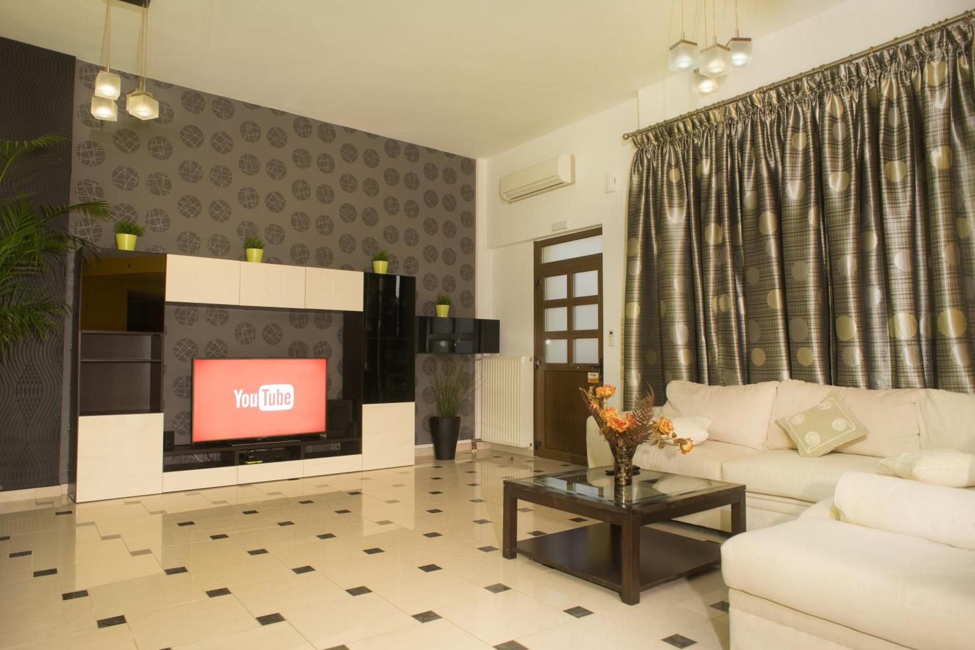 Deluxe Two-Bedroom Apartment