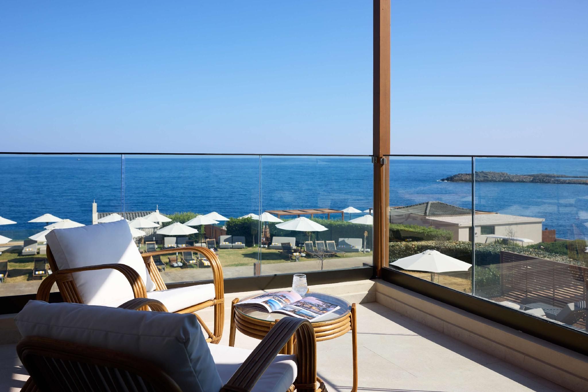 KING JUNIOR SUITE WITH SEA VIEW AND BALCONY