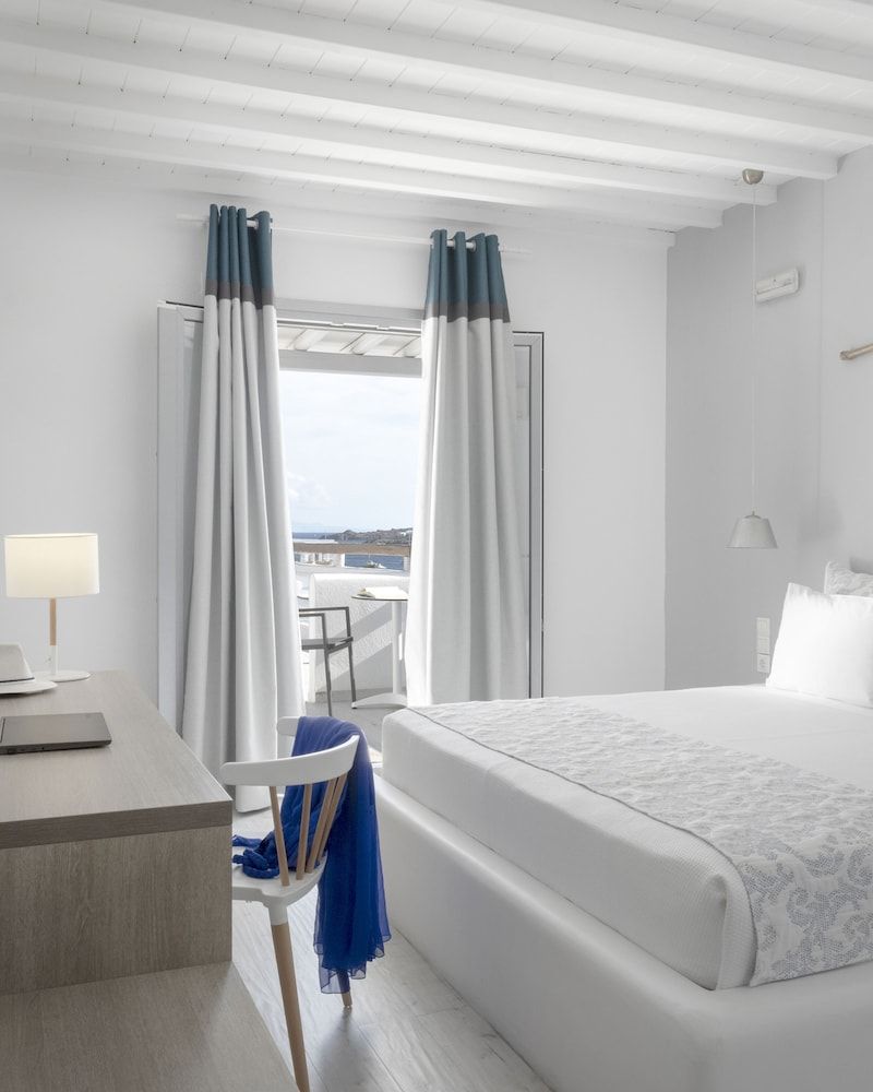 Divine Double, Sea/Pool View
