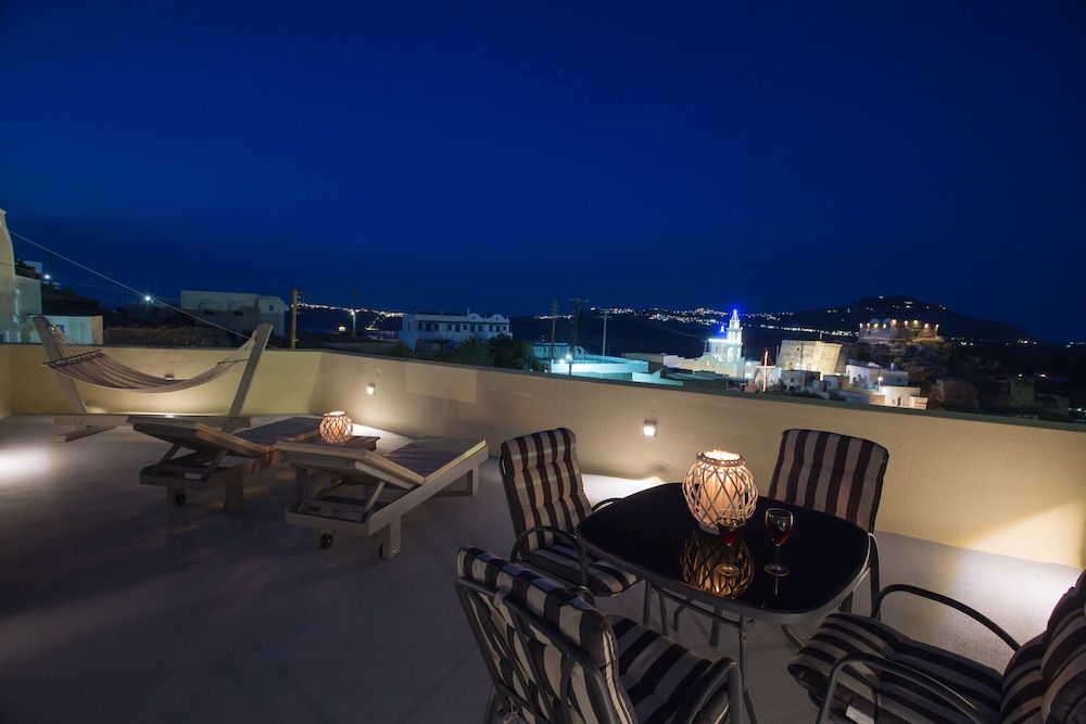 Love Nest villa Panoramic Villa, 1 Bedroom, Jetted Tub 5