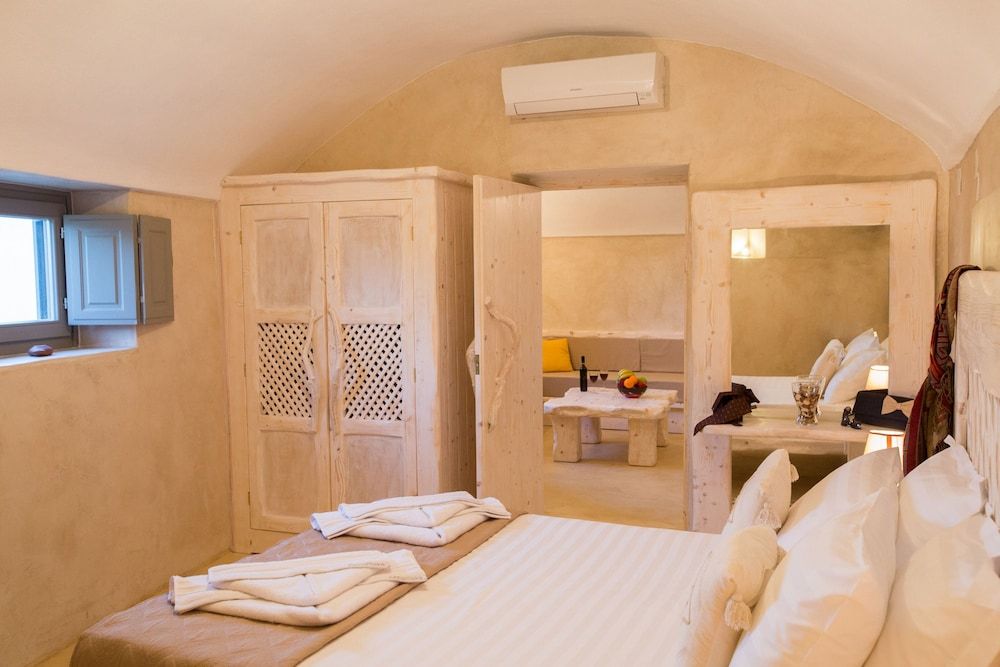 Love Nest villa Panoramic Villa, 1 Bedroom, Jetted Tub 12