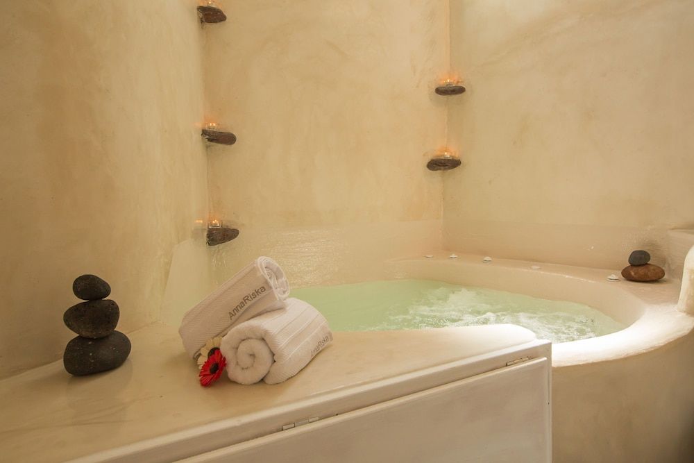 Love Nest villa Panoramic Villa, 1 Bedroom, Jetted Tub 11