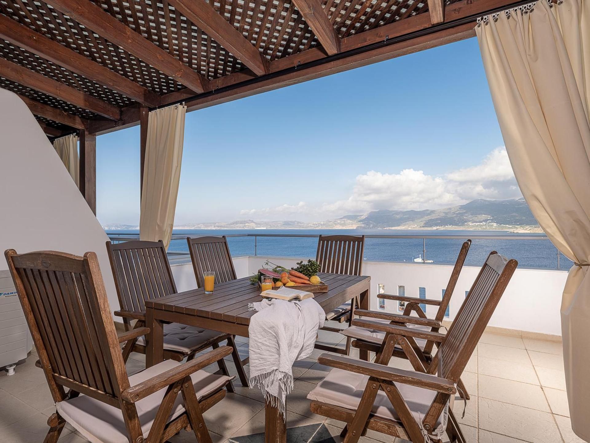 Family Apartment with Sea View