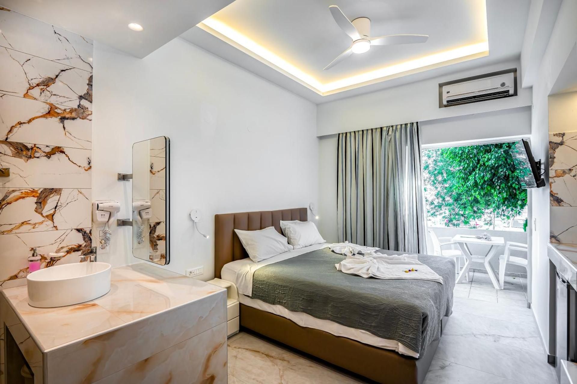 Suite with Sea View
