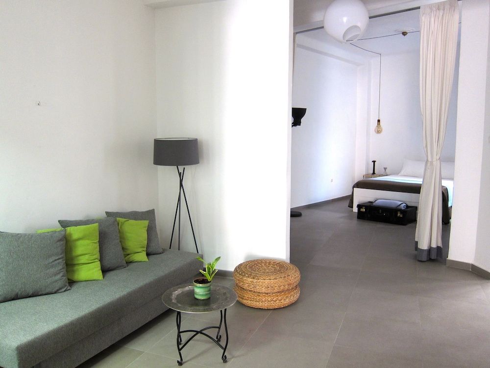 Concierge Monastiraki Two-Bedroom Apartment with Balcony 7