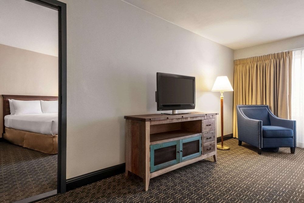 Junior Suite, 2 Queen Beds, Non Smoking
