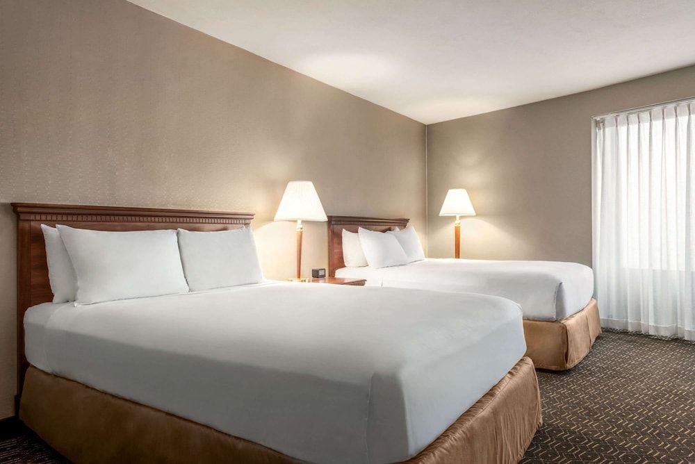Room, 2 Queen Beds, Accessible, Non Smoking
