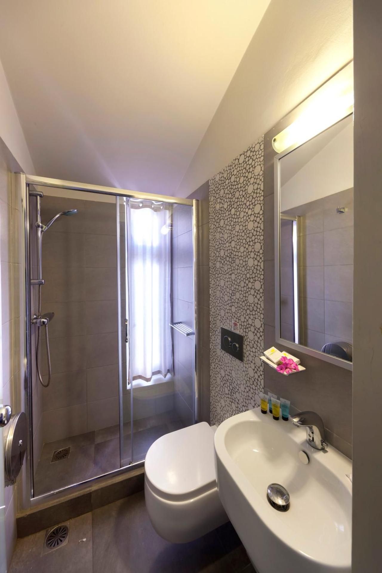 Esperance 1 Twin Room with Sea View 3