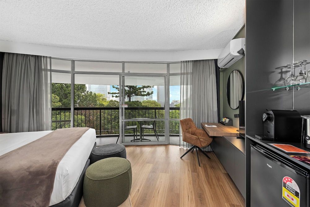 Madison Hotel Tower Mill King Standard Room 5