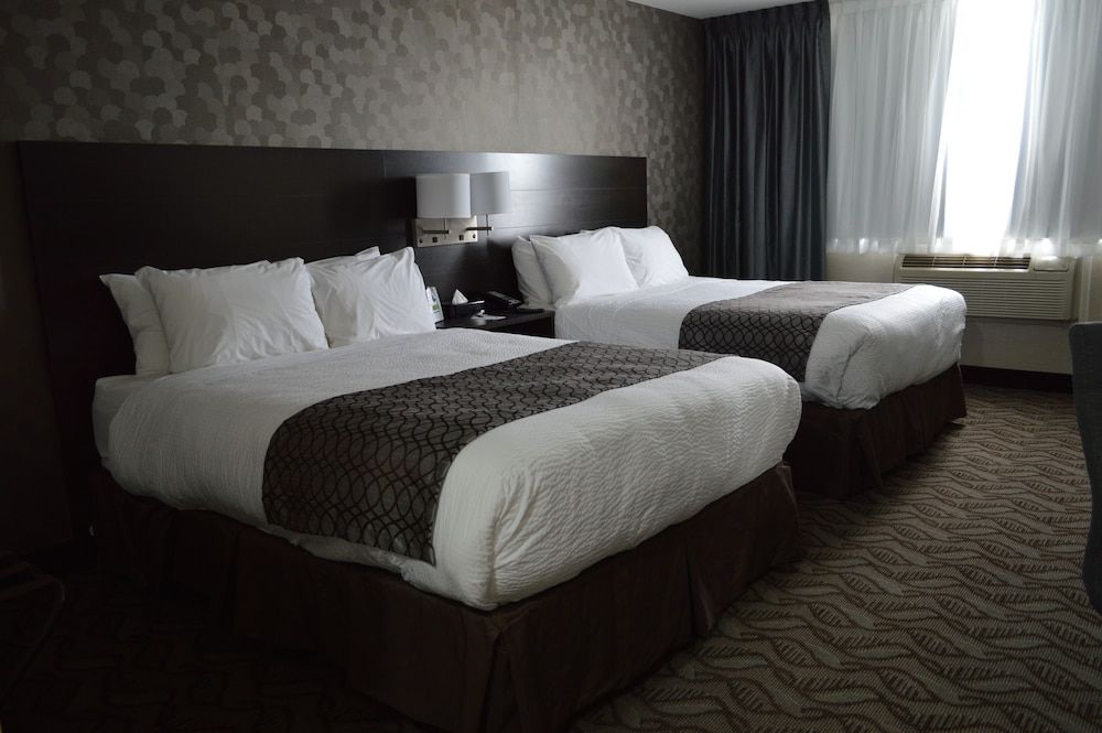 Business Room, 2 Queen Beds, Non Smoking (Upgrade)
