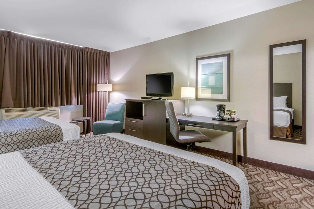 Room, 2 Queen Beds, Non Smoking (Upper Floor)