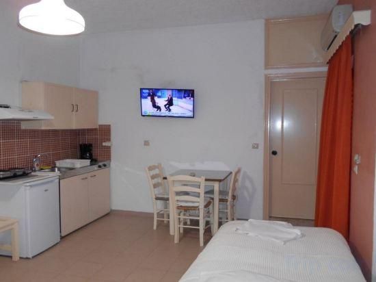 Studio (2 Adults)
