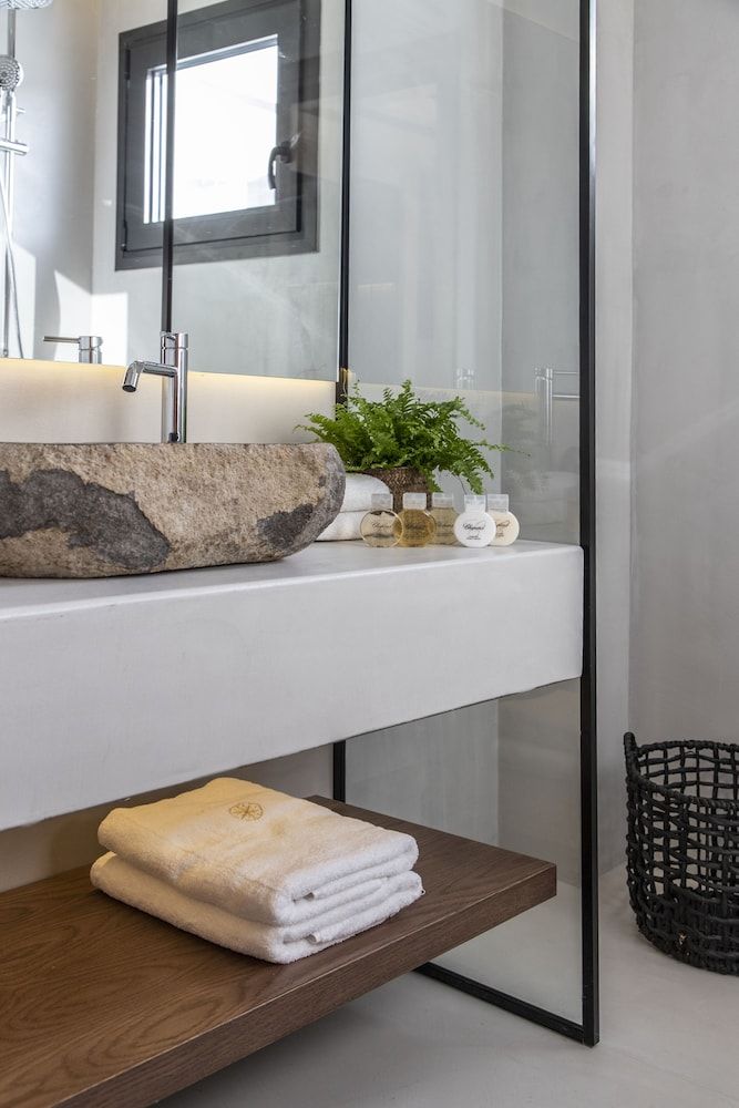 Breeze Suite with outdoor plunge pool